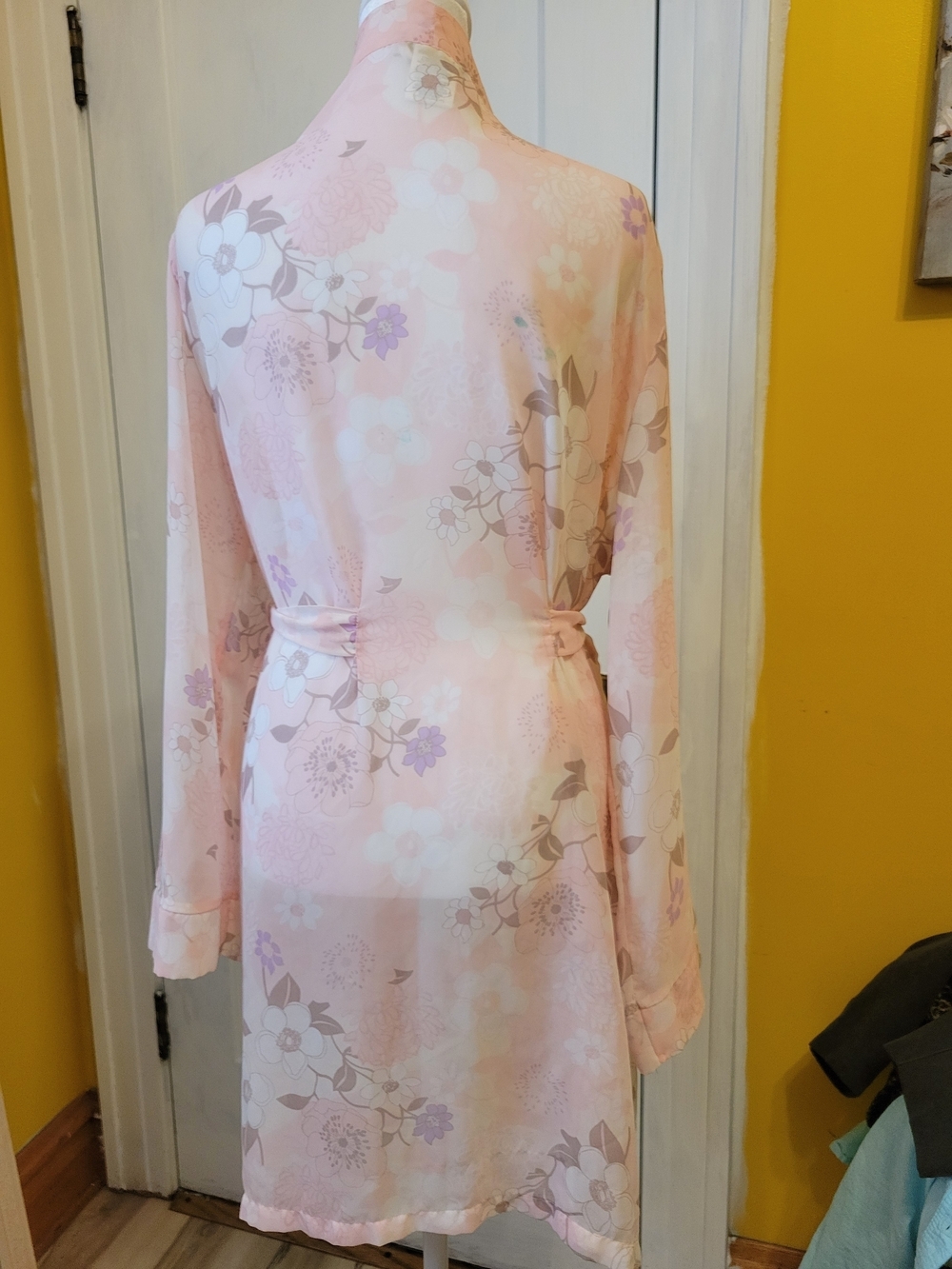 Intimo Pink Floral Wrap Robe - Picture 2 of 5